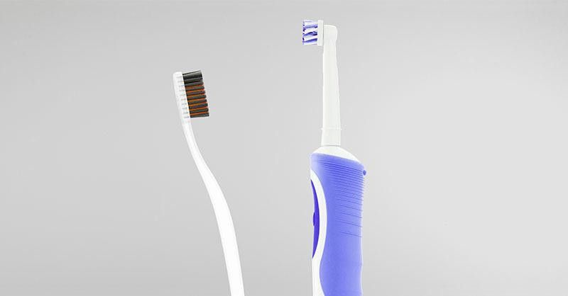 LOS BENEFICIOS DE LOS CEPILLOS DENTALES ELÉCTRICOS