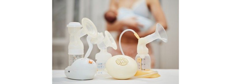 Las dificultades más habituales que aparecen durante la lactancia son el mal agarre del bebé al pezon, la aparición de grietas en el pezón incluso de mastitis