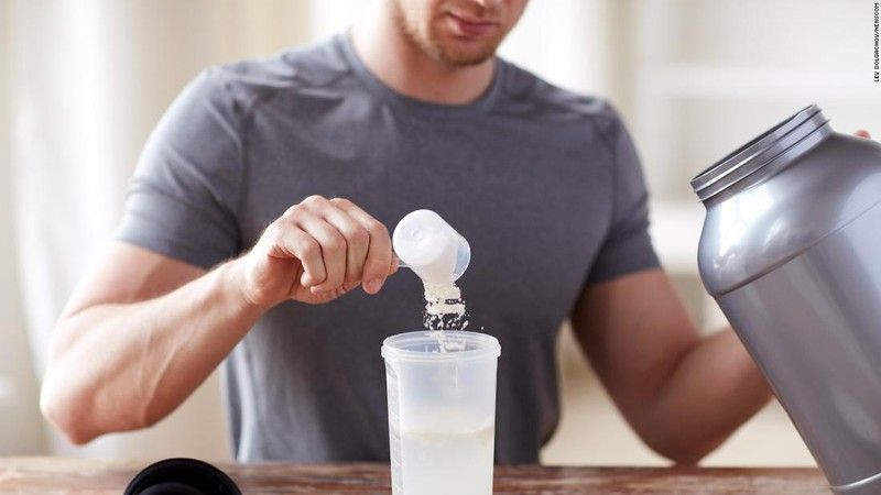 Tomar suplementos de proteína hace crecer el músculo